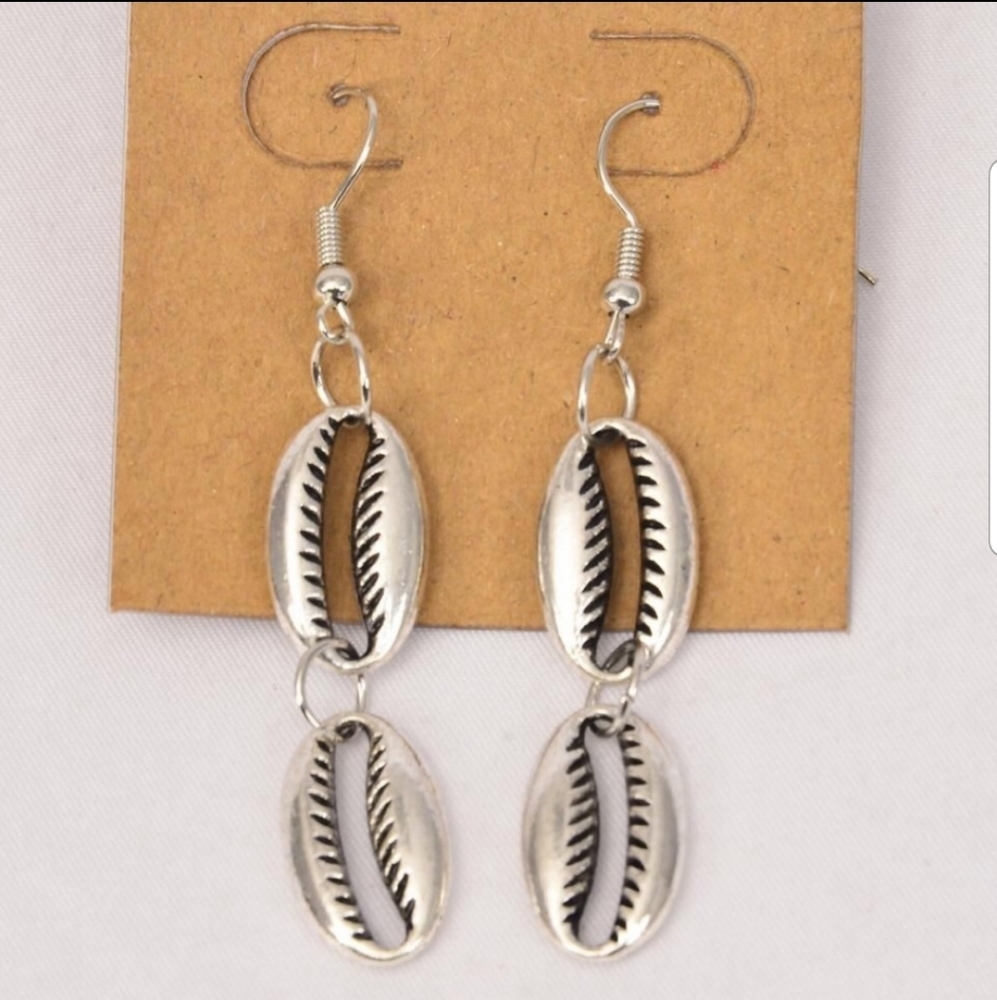 💎  Cowrie Shell Earrings  💎